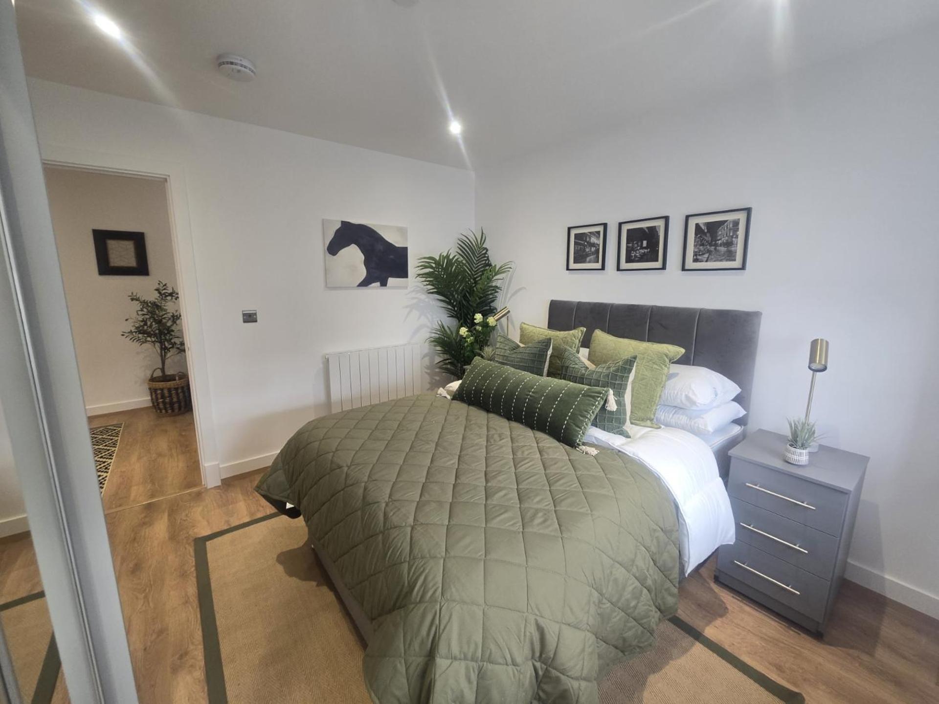 Snuggle Inn - Riverside Apartments - Views Over Looking London River Thames, Close To O2 Arena, London Excel, London City Airport, Thames Clipper- River Boat Service, Woolwich Ferry, Onsite Parking, Twin Room Option Available Londres Exterior foto
